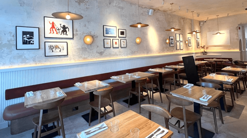 Restaurant Seating | Custom Plain Back Style