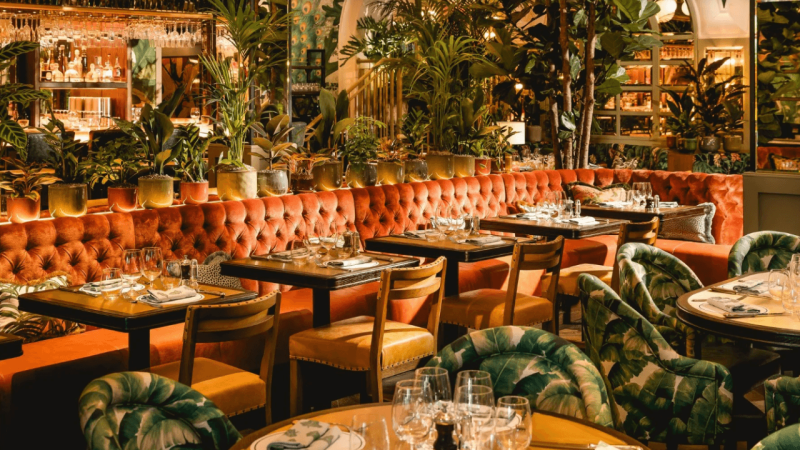 Restaurant Seating | Deep Button Back Seating Style