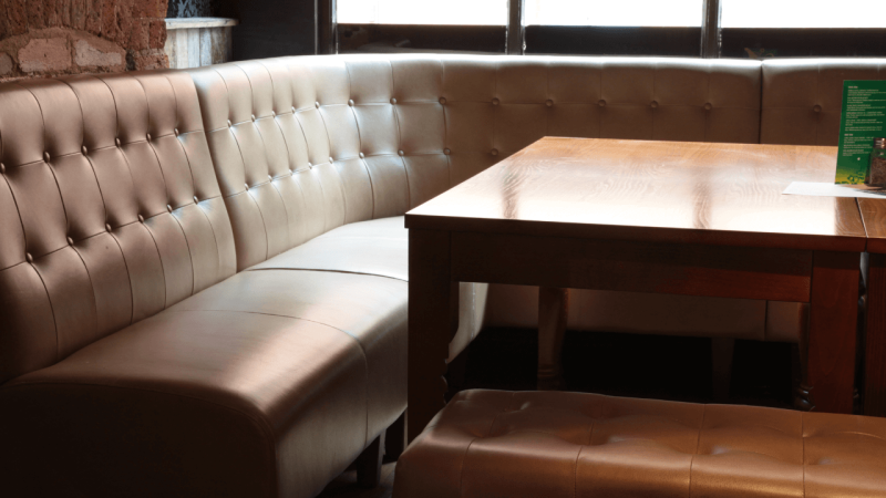 Pub Seating | Float Button Style | Corner Banquette