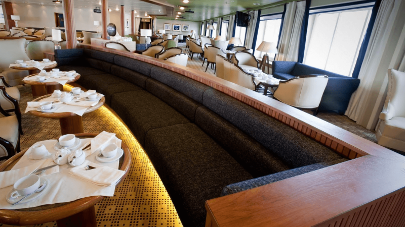 Café Seating | Horizontal Panel Seating Style | LED Light Seating Addition