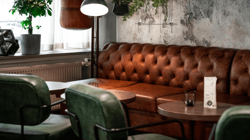 Café Seating | Chester Button Seating Style