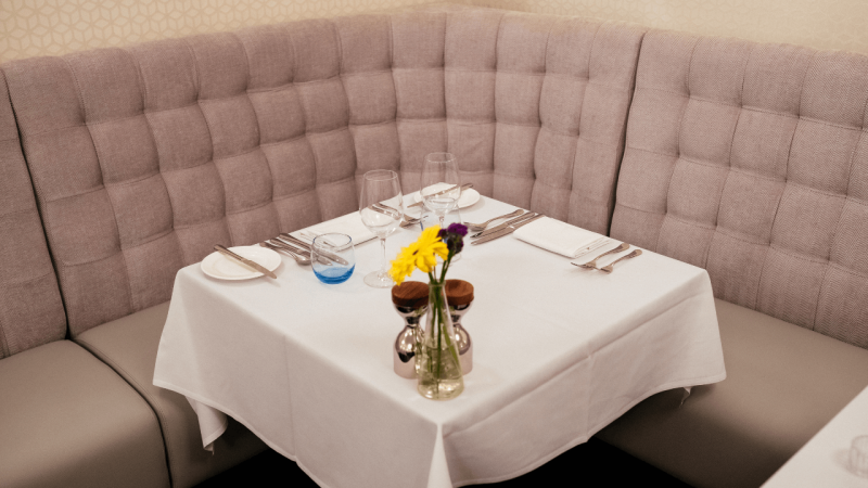 Restaurant Seating | Square Pleat Back Seating Style | L-Shaped Banquette