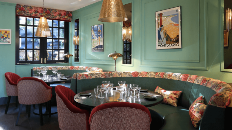 Restaurant Seating | Fluted Back Seating Style | Curved Banquette